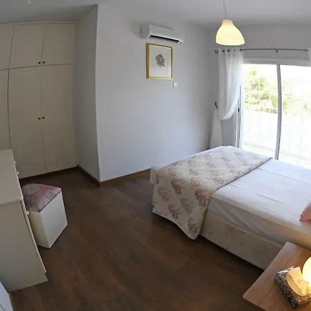 Bobby's Beach House Larnaca