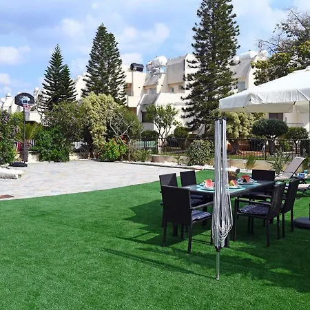 Bobby's Beach House Larnaca