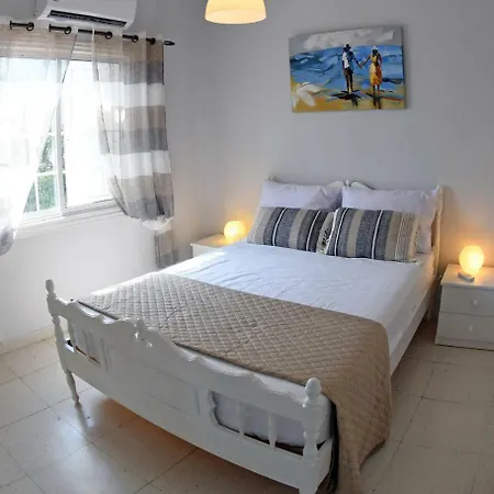 Bobby's Beach House * Larnaca