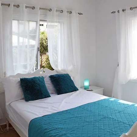 Bobby's Beach House * Larnaca